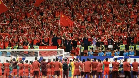 国足教练施拉普纳：未出线之痛，裁判因素成关键引爆点
